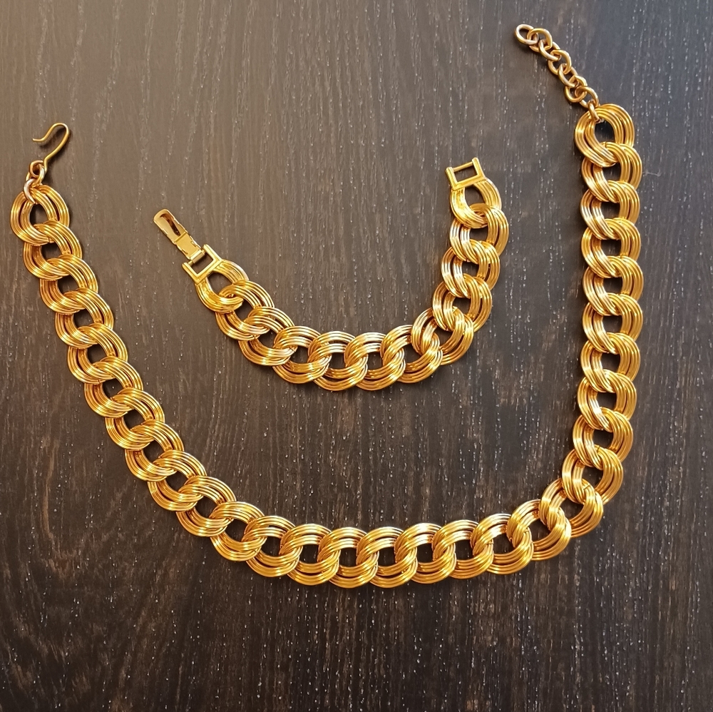 Monet jewelry. Necklace & bracelet